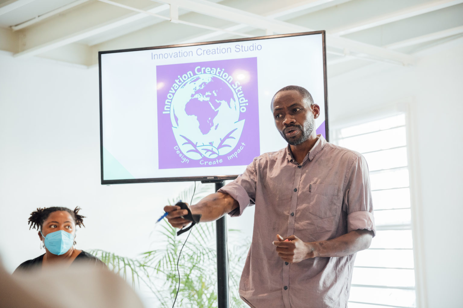 SUPPORTING ENTREPRENEURSHIP: SNHU GEM AND THE INNOVATION CREATION STUDIO HELP STUDENTS TURN IDEAS INTO BUSINESS OPPORTUNITIES